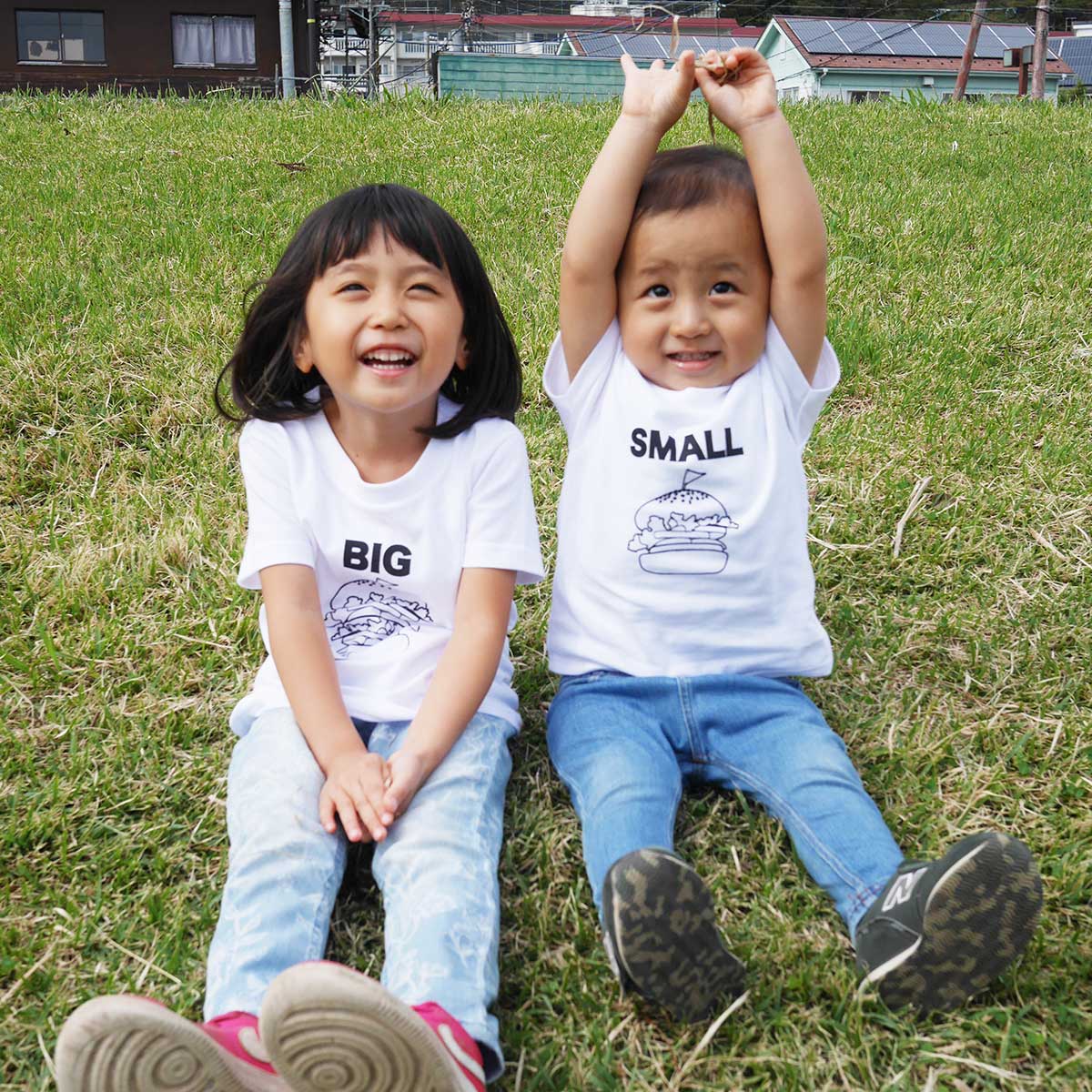 2人兄弟姉妹でおそろい /ハンバーガー SMALL×BIG プリント/ Tシャツ2枚組ギフトセット